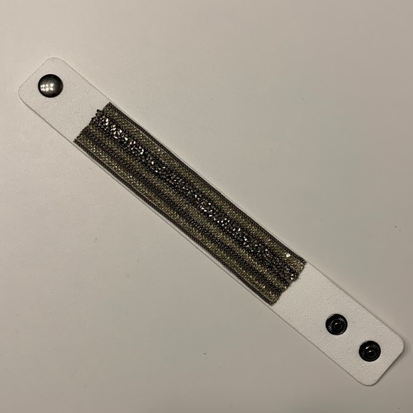 White Rock Band Bracelet - Picture 4 of 8